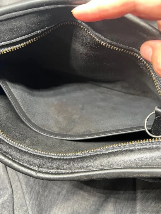 Coach Vintage Taft Black Leather Crossbody 9980 Bag with Brass-Tone Turn Lock - Picture 11 of 16